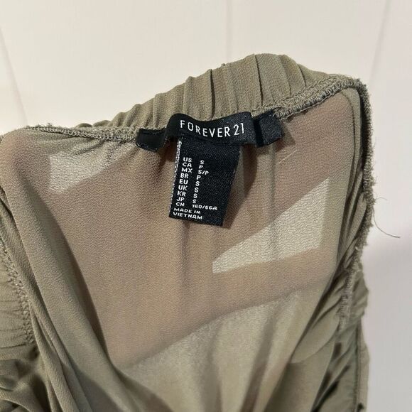 forever-21-green-jumpsuits-rompers - Picture 4 of 8